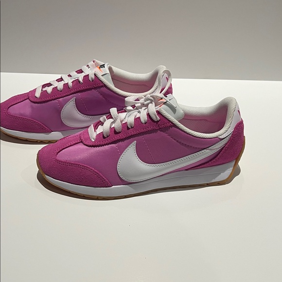 Nike Women's Fuchsia and White Sneakers - Picture 6 of 6